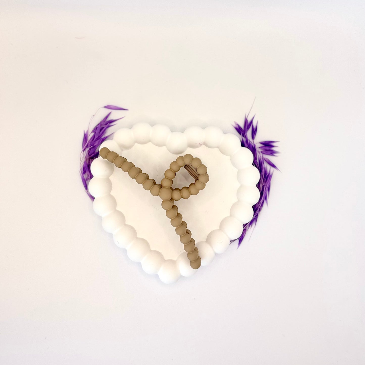 π€ Key Sculpt β Tan Bead Hair Clip