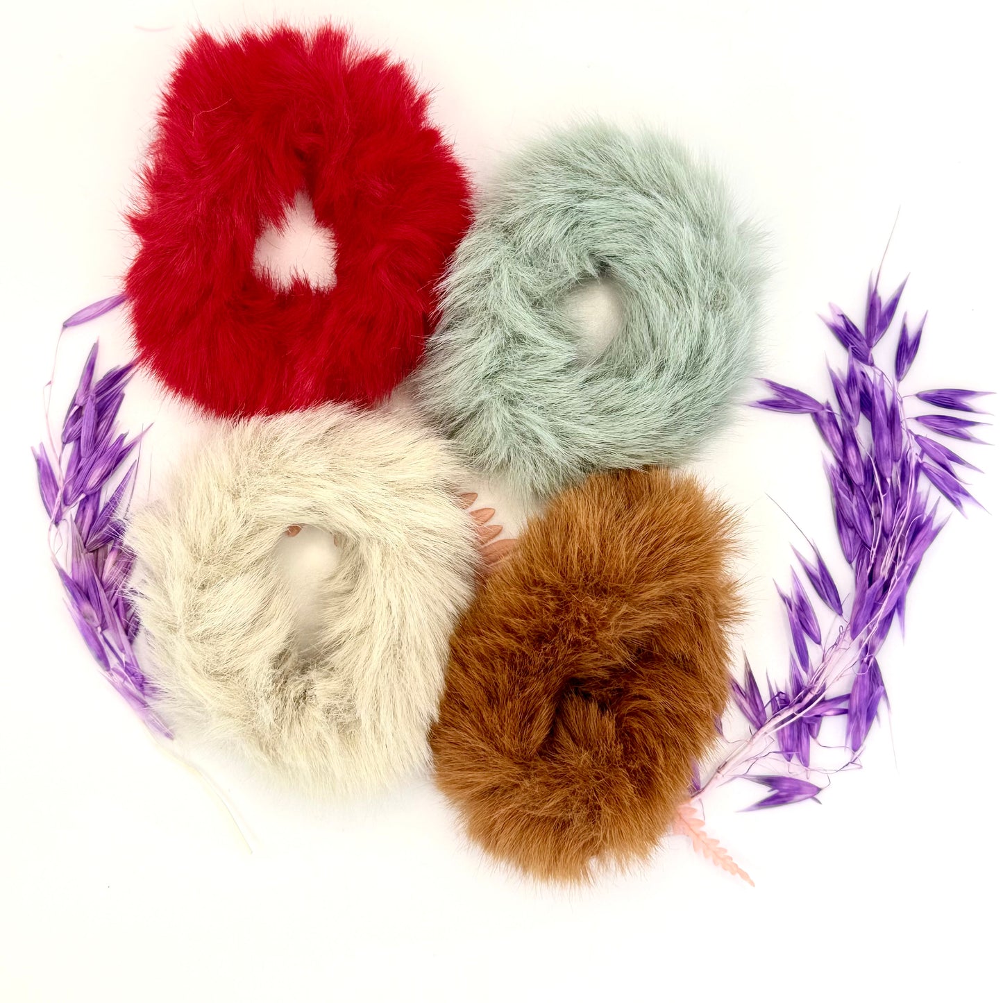 🍂 Grip Plush — Mini Fluffy Scrunchie Set (4-pack)