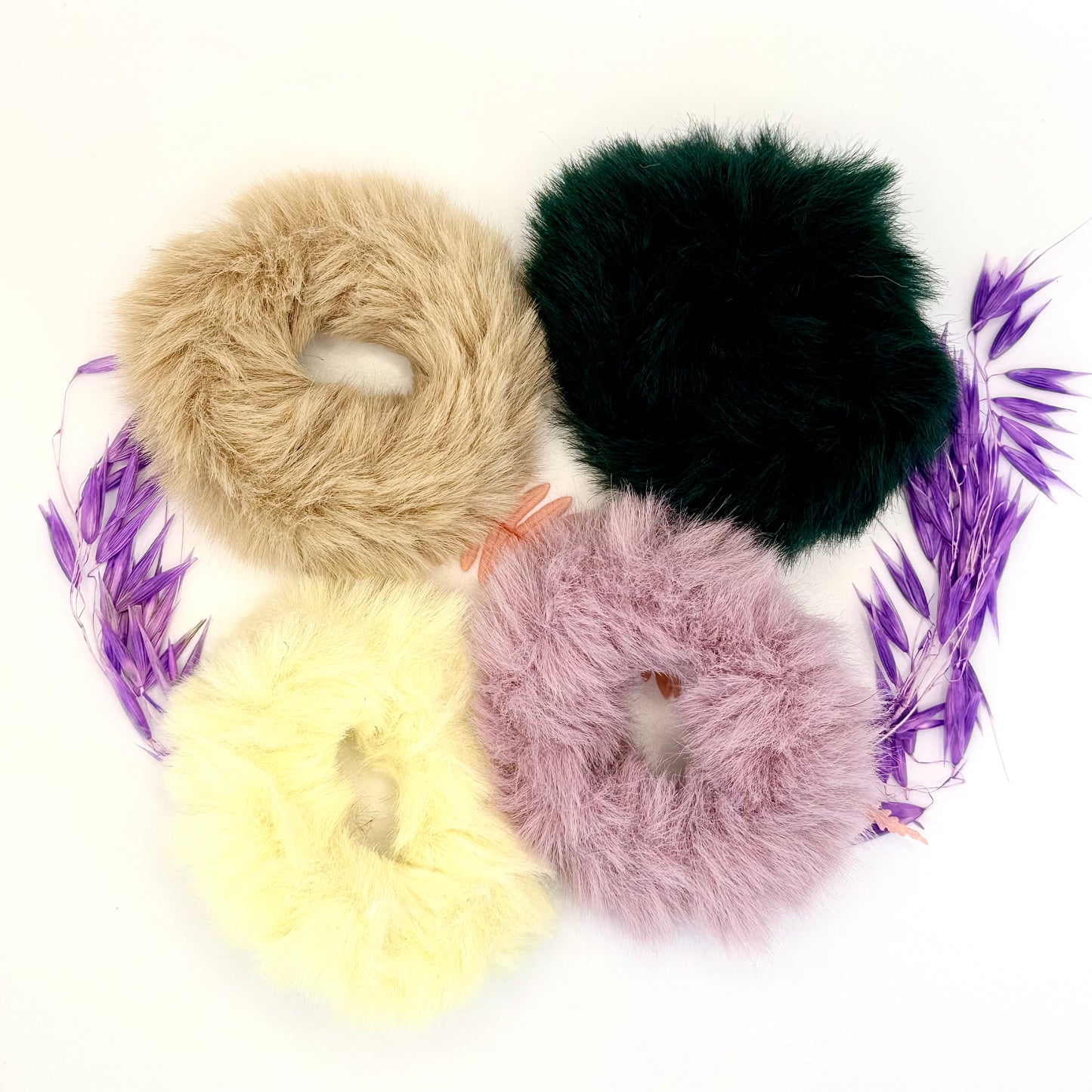 🌿 Pastel Grip — Mini Fluffy Scrunchie Set (4-pack)