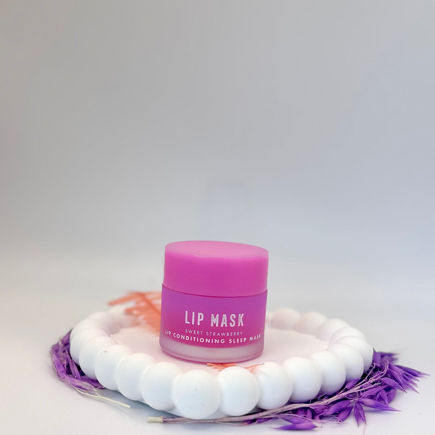 🍓 Strawberry Pout — Lip Conditioning Sleep Mask