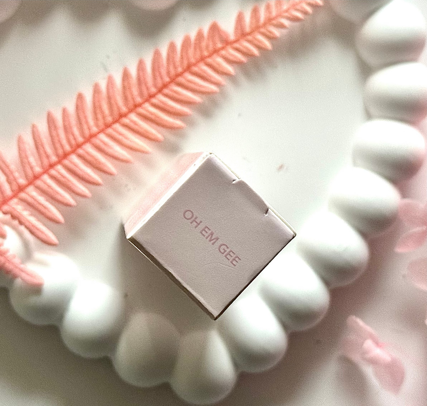 SHEGLAM Hot Goss Plumping Lip Gloss — Oh Em Gee 💋✨